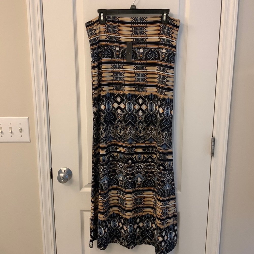 Architectural / Artsy Printed Cotton Like Maxi Skirt